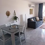 Cozy Da Rocha アパート