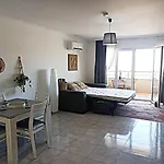 Cozy Da Rocha アパート